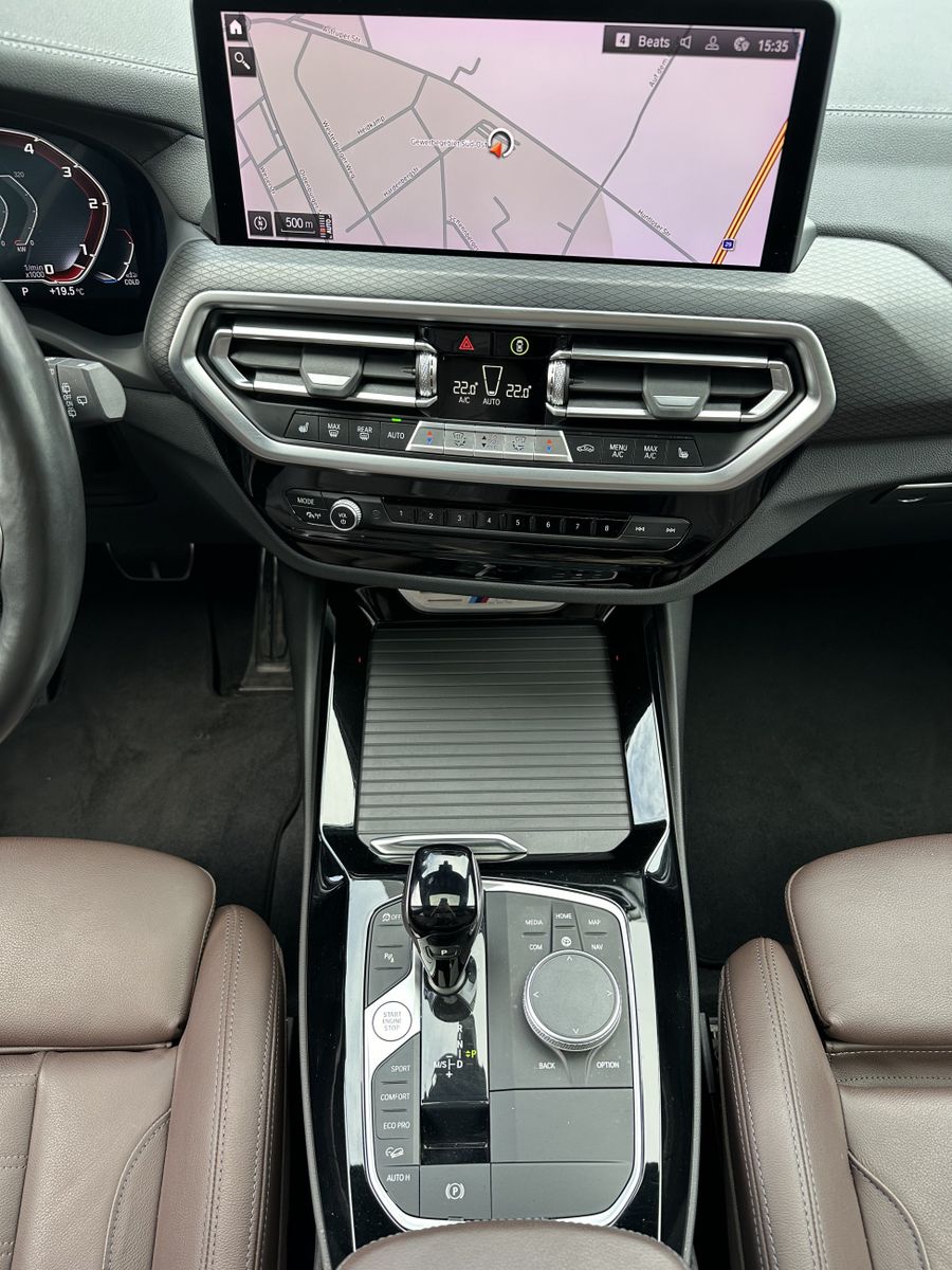 Fahrzeugabbildung BMW X3 M40d NAV+LED+PANO+HEAD-UP+ACC+STANDHEIZUNG+PP