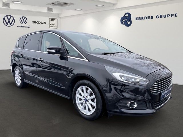 Fahrzeugabbildung Ford S-MAX 2.0Eco Boost Titanium PANO+LED+PARKLENK+AC