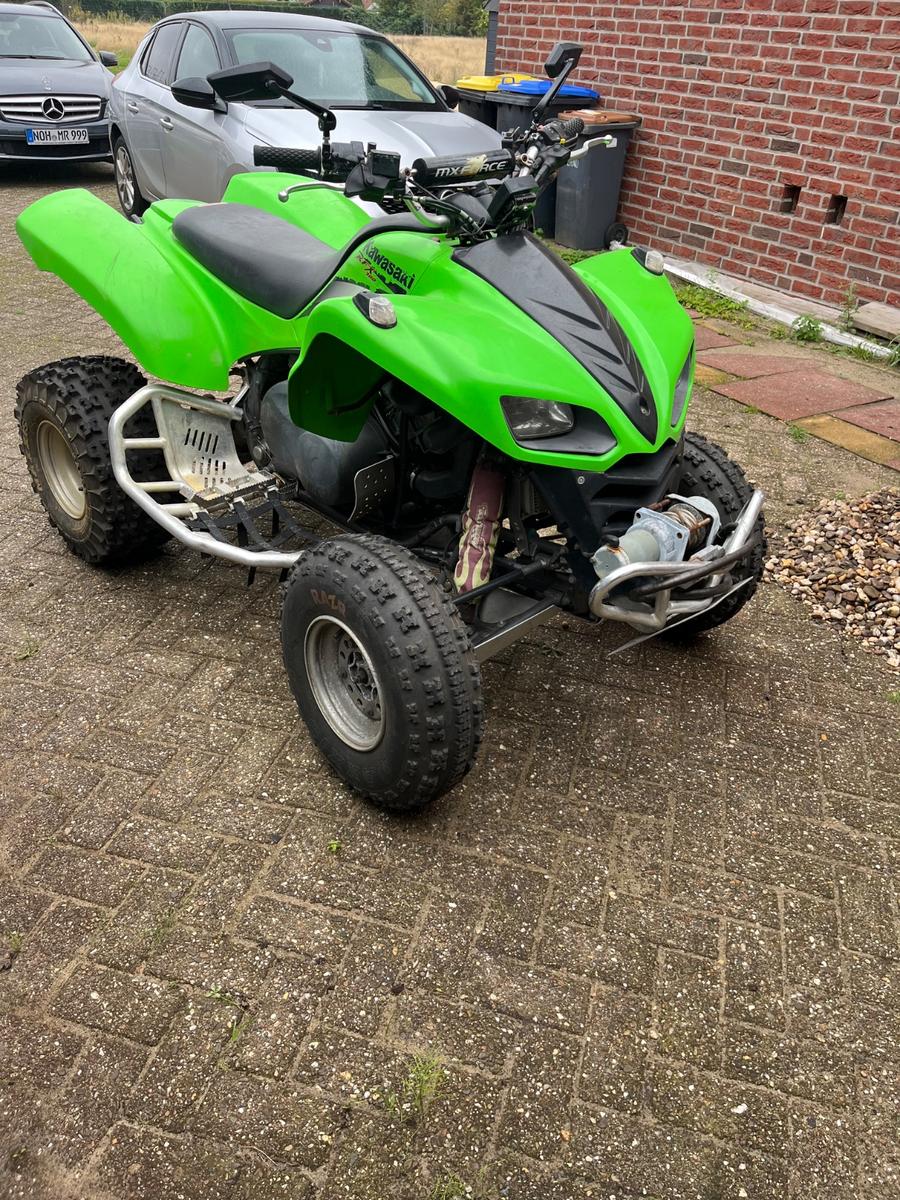 Kawasaki  2005 — вигляд ззаду