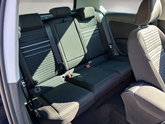 Fahrzeugabbildung Volkswagen Golf VII 1.2TSI "Cup" PARKLENK+SITZHZG+KLIMAAUT+