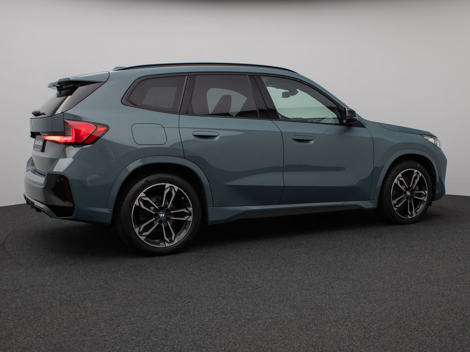 Fahrzeugabbildung BMW X1 xD23i M Sport Panorama 360°HUD DAB AHK Komfor