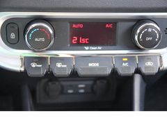 Fahrzeugabbildung Kia Rio Dream Team*Winterpaket!*Bluetoth!*8-fach!*1H