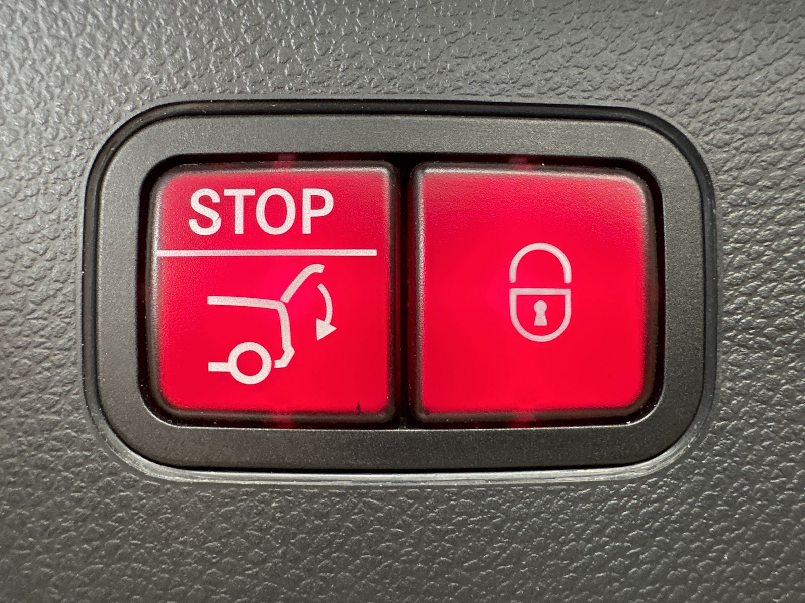 Fahrzeugabbildung Mercedes-Benz GLC 300de 4M AMG-Line NAV+LED+KAM+ACC+PANO+20ZO