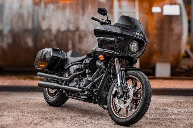 Harley-Davidson FXLRST Low Rider ST- 1.Hand - 664km! TOP!