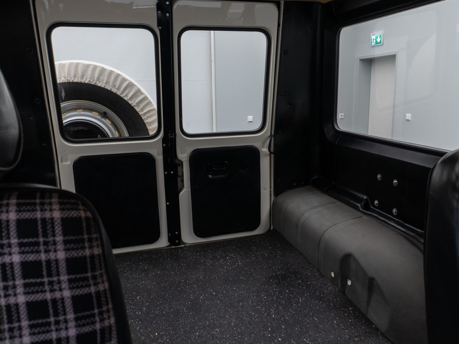 Fahrzeugabbildung Mercedes-Benz G 240 4x4AHK Servo Classic Data 2+