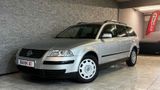 Volkswagen Passat Variant 1.6 Family Variant KLIMA*SHZ*AHK! - Volkswagen Passat Variant aus 2003