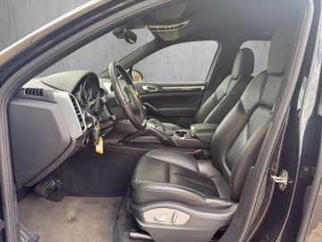 Porsche Cayenne - 12