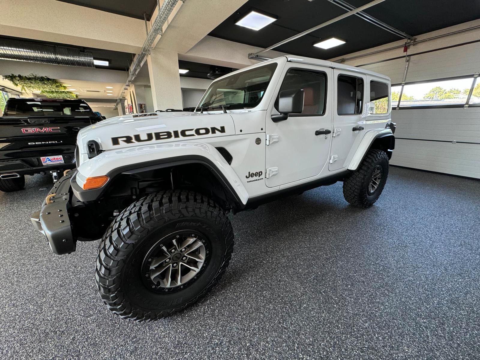 Fahrzeugabbildung Jeep RUBICON 392-V8-3" FAHRWERK-37" REIFEN-POWERSTEPS