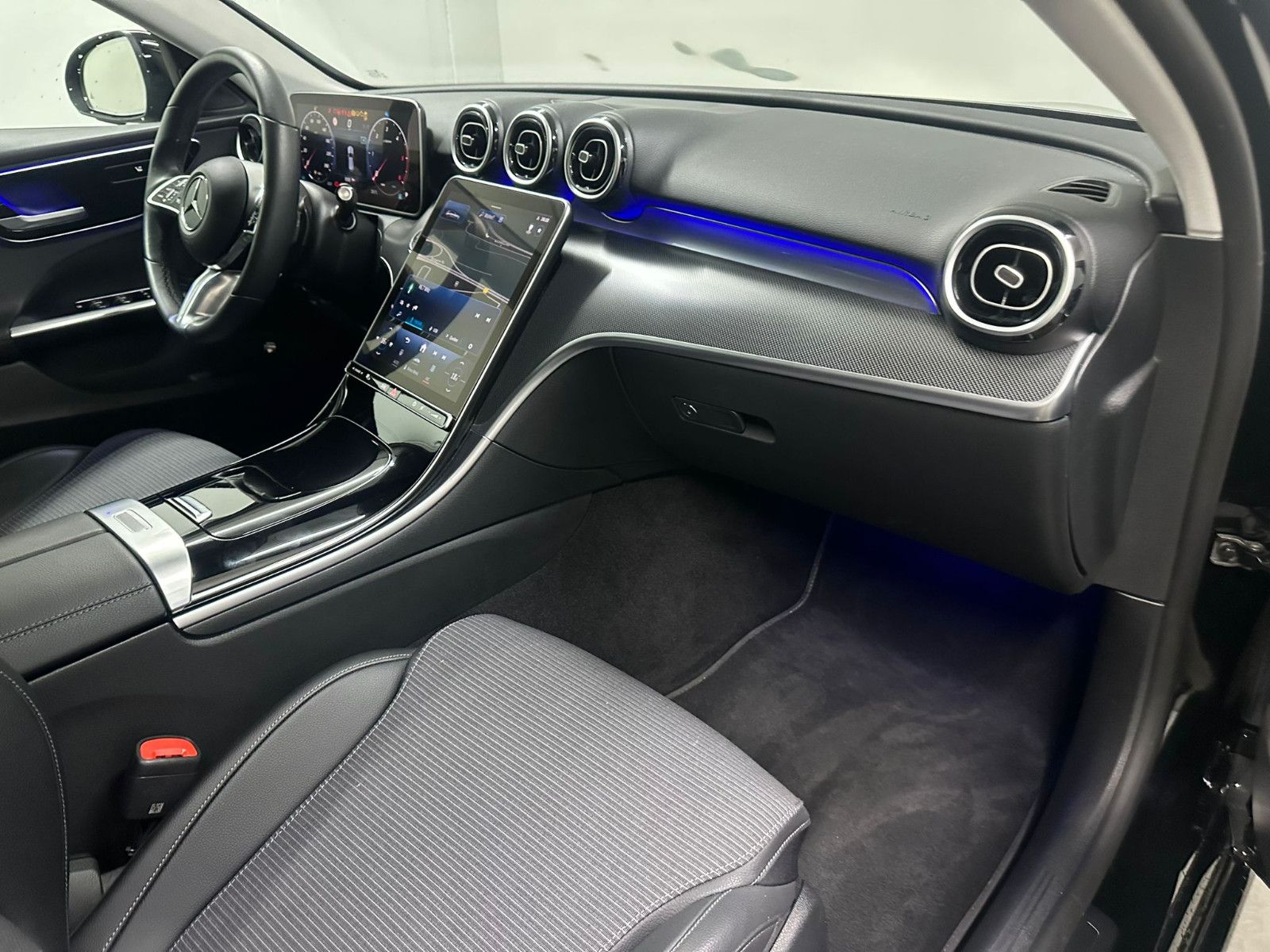Fahrzeugabbildung Mercedes-Benz C 220 d T Autom. *AVANTGARDE*DISTRO*AHK*NIGHT