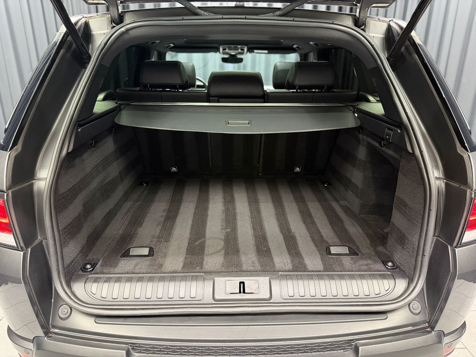 Fahrzeugabbildung Land Rover Range Rover Sport HSE|MERIDIAN|PANO|AHK|LUFT