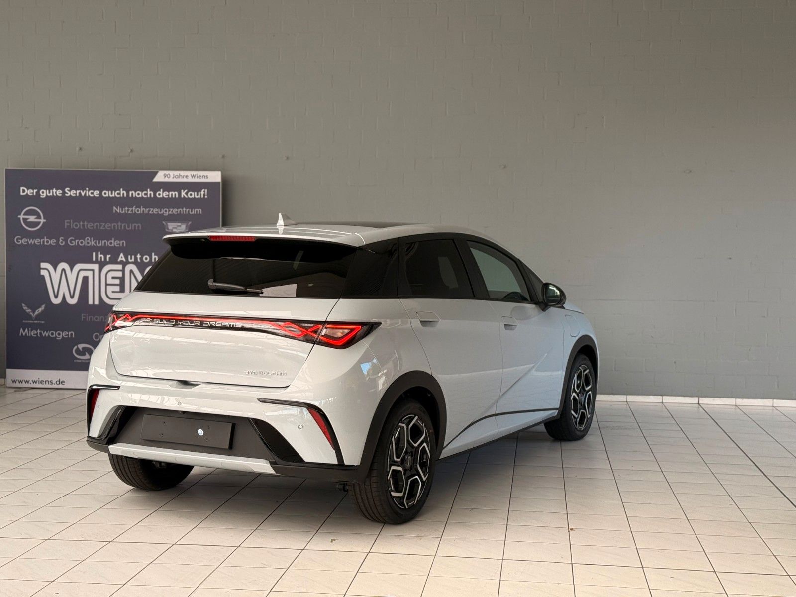 BYD DOLPHIN