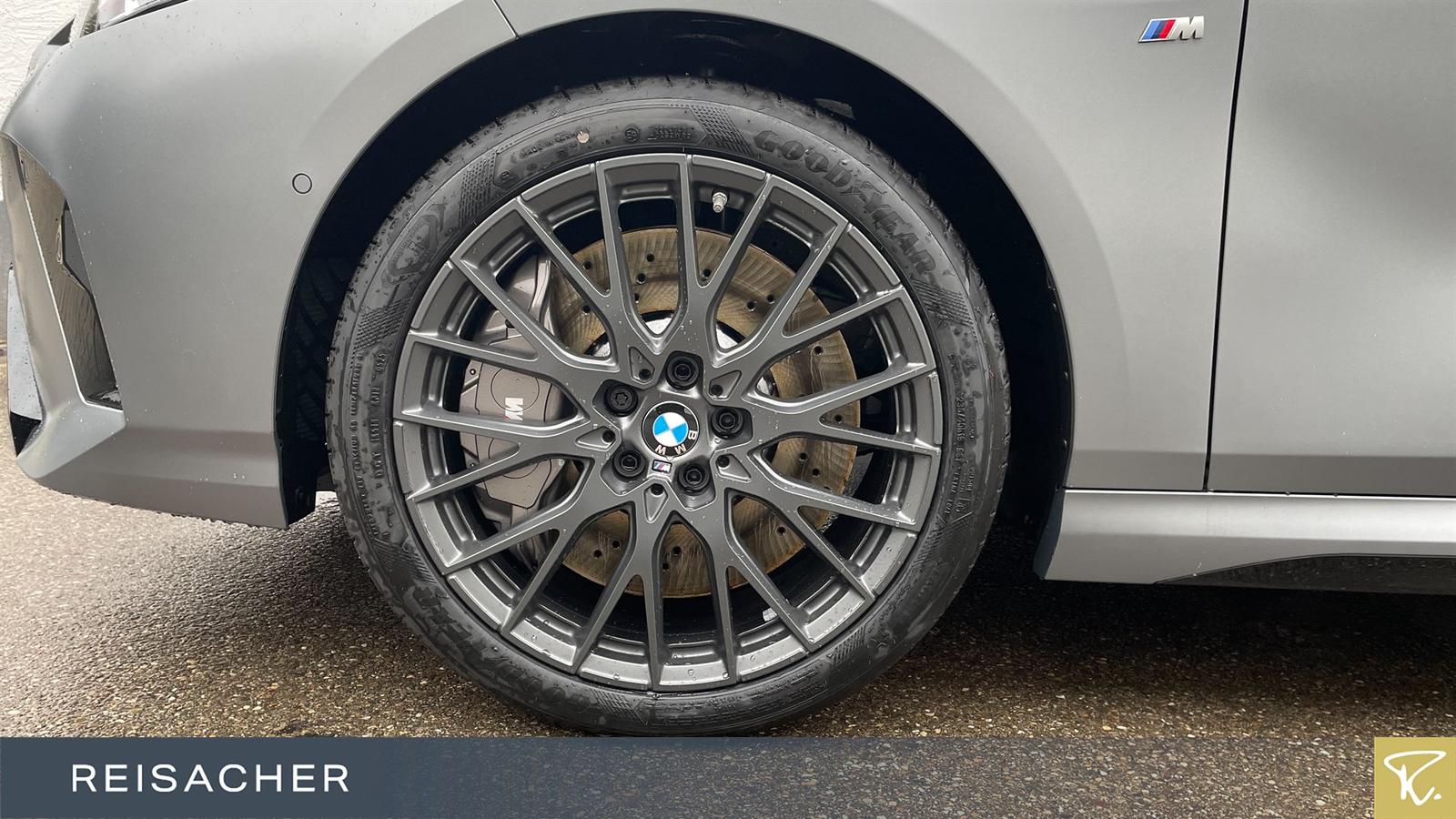 BMW M135 xDrive Sportpaket Autom. Parksystem DAB  
