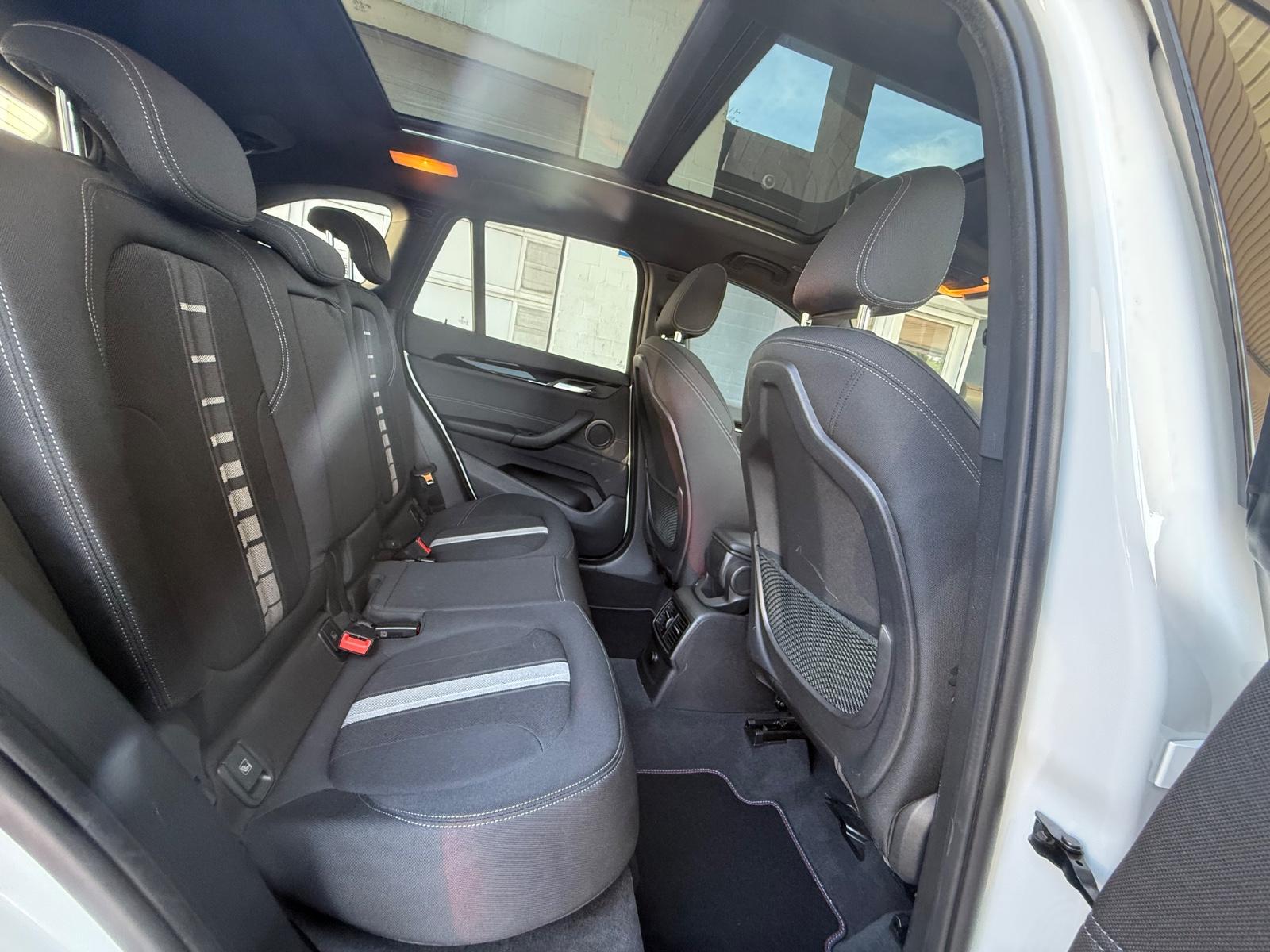 BMW X1 xDrive 20i Panorama / Head up / Kamera