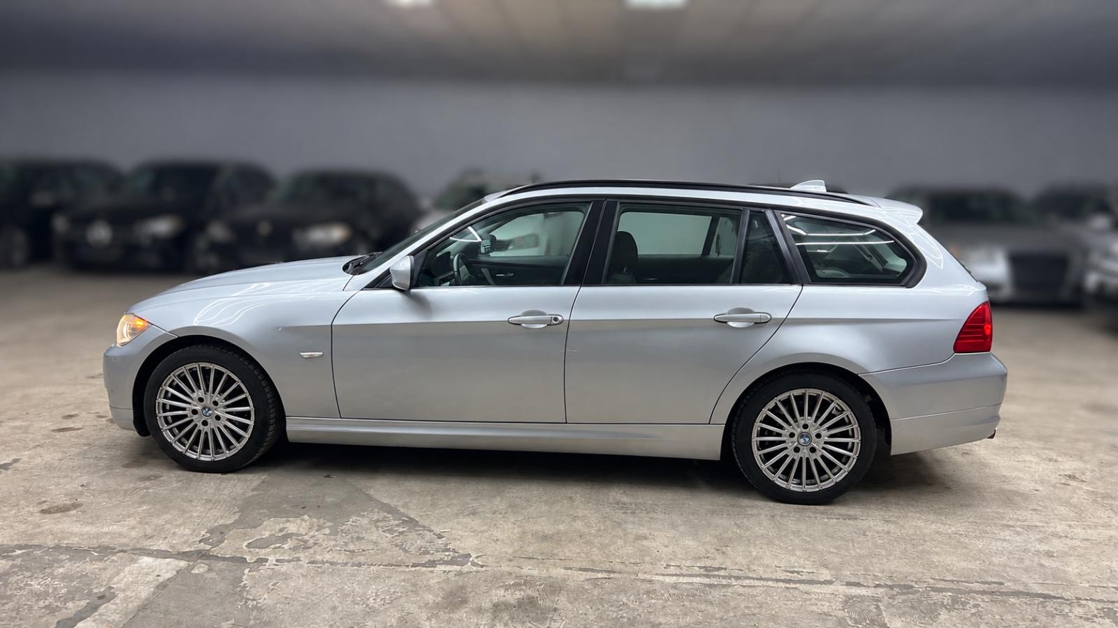 BMW 318 2010 — photo 8
