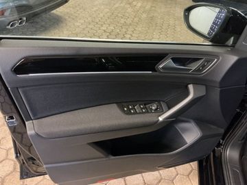 Fotografie des VW Touran 2,0l TDI DSG Highline