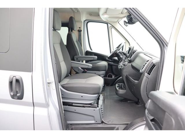 Fahrzeugabbildung Fiat Ducato 30 L1H1 2.2 Panorama - Komfort-Fahrersitz