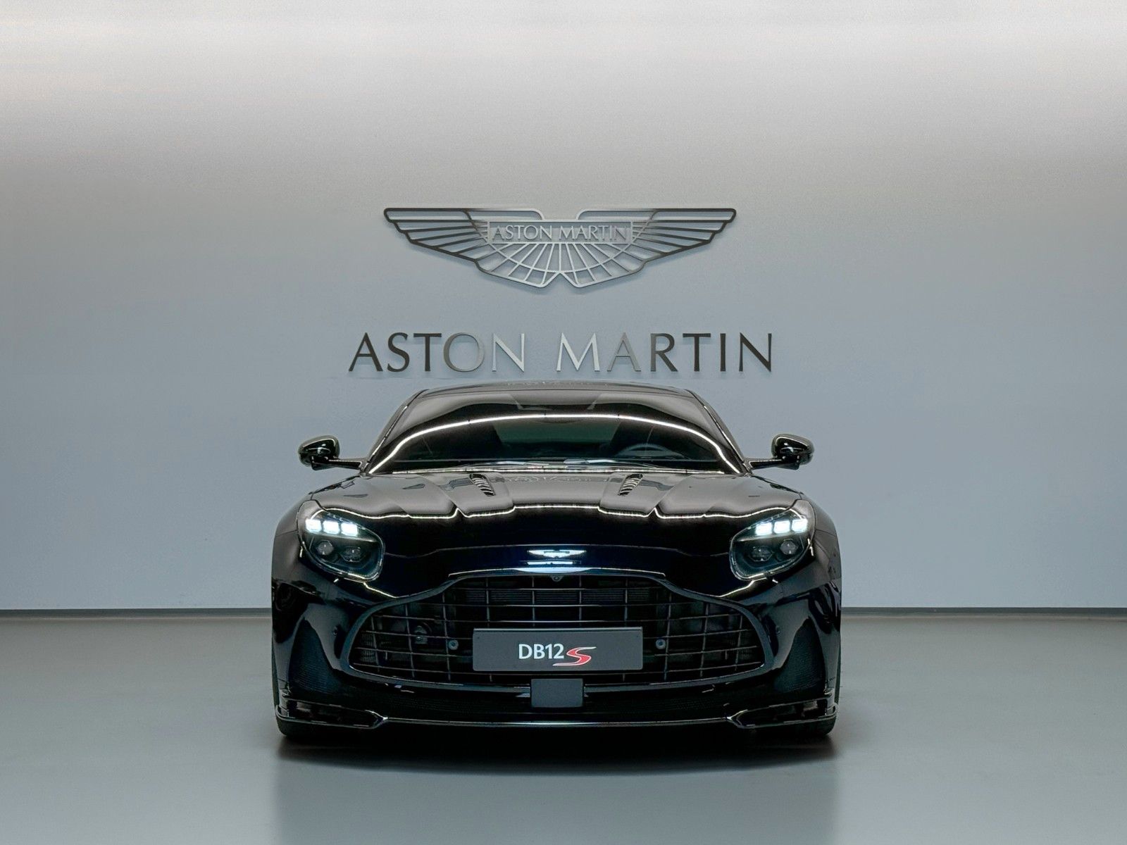 Aston Martin DB12 S Coupe | NEW FULL OPTION imagem 2