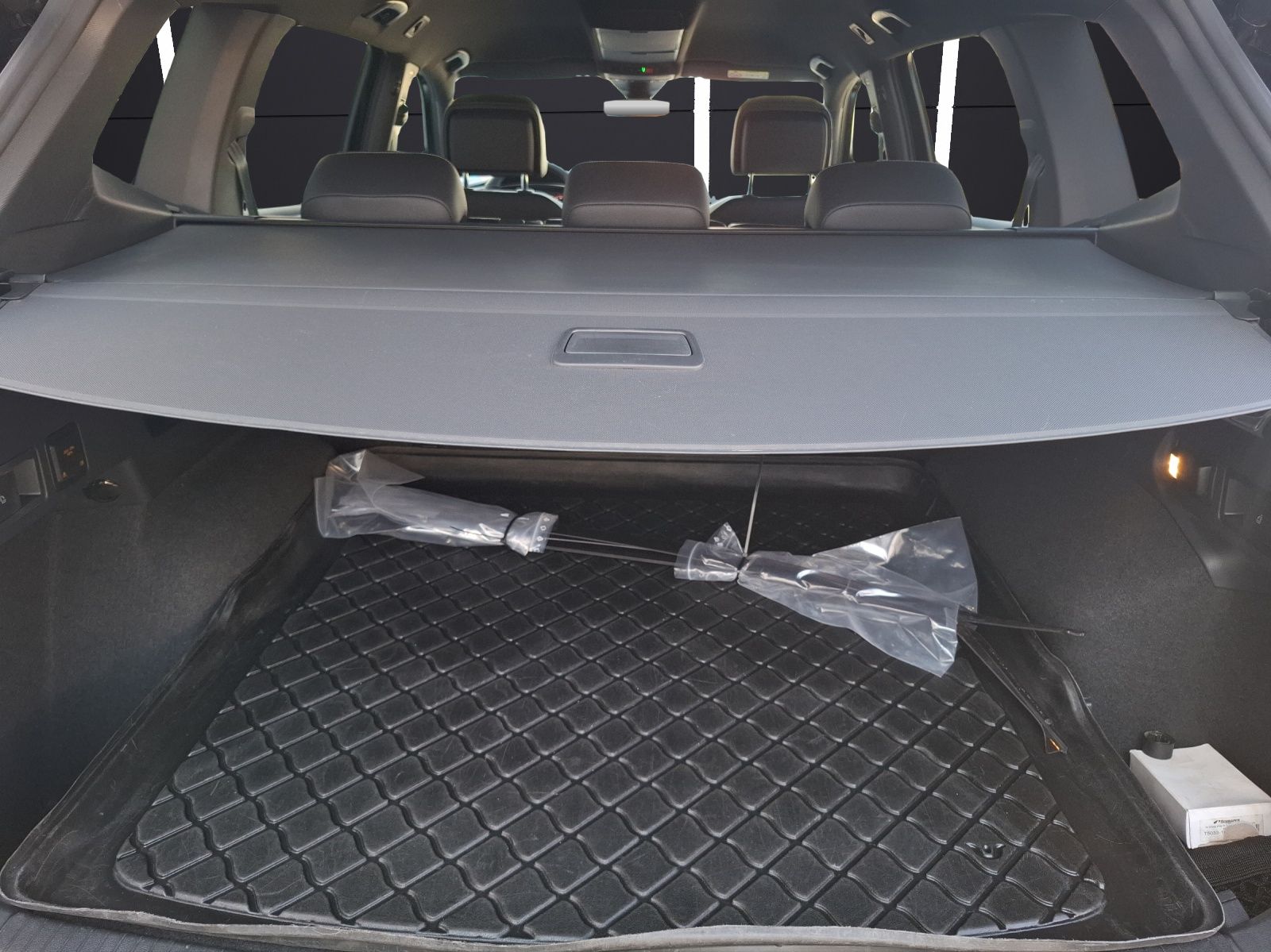 Fahrzeugabbildung Volkswagen Tiguan Allspace TDI R-Line DSG 4M Matrix AHK Nav