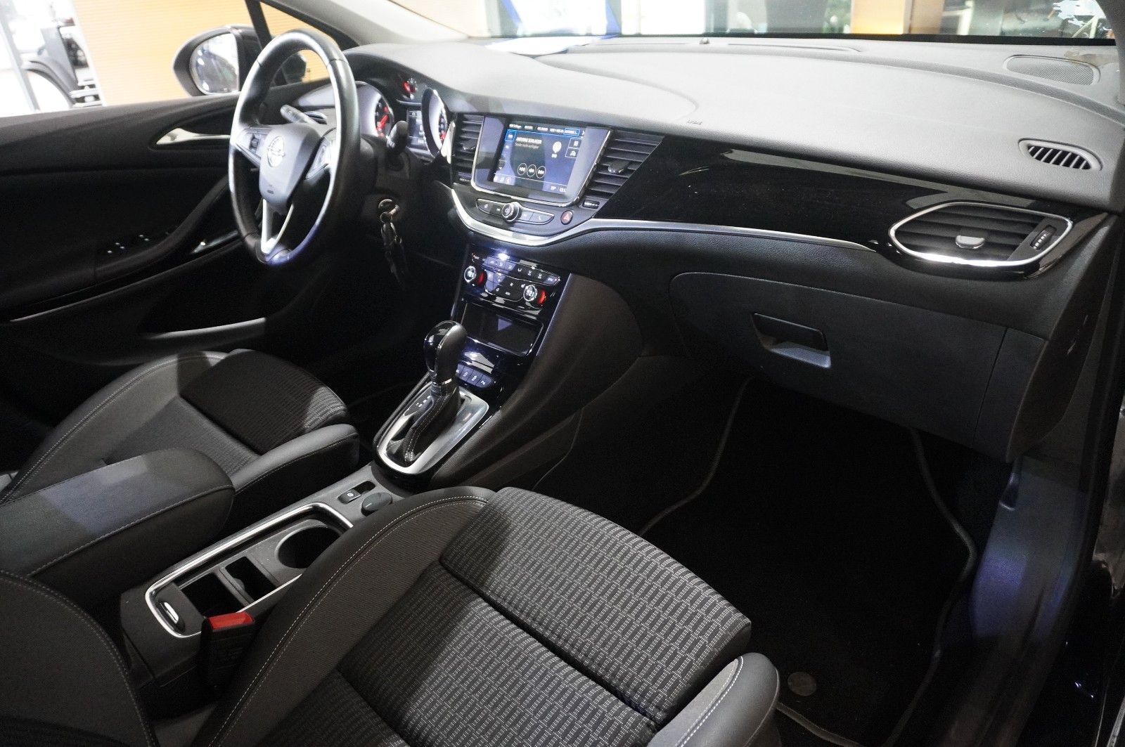 Fahrzeugabbildung Opel Astra K ST 1.4 ELEGANCE NAVI/LED/KAMERA/SPORT/SH