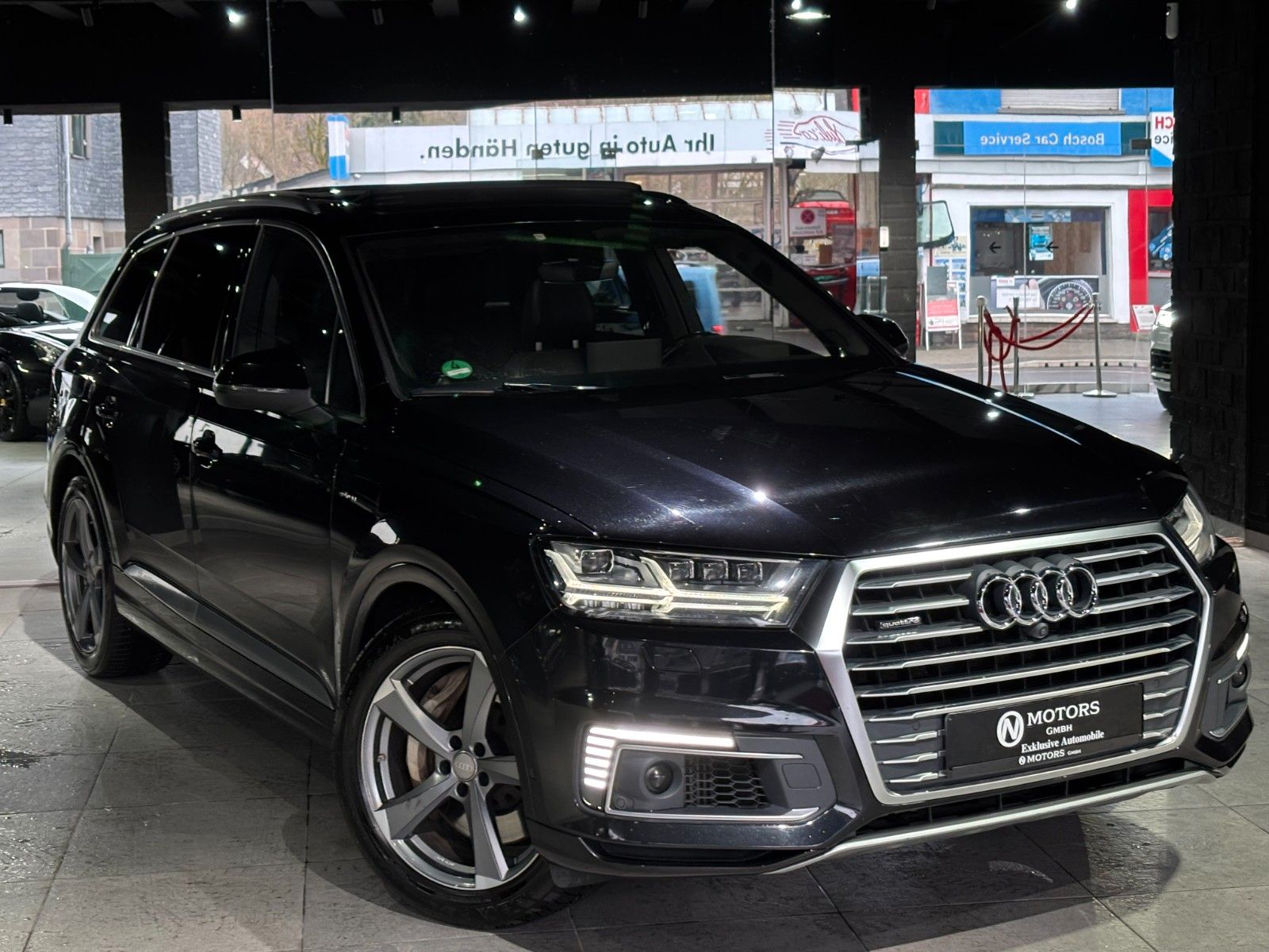 Fahrzeugabbildung Audi Q7 3.0 TDI E-tron *S-Line*B&O-3D*Pano*HUD*360°