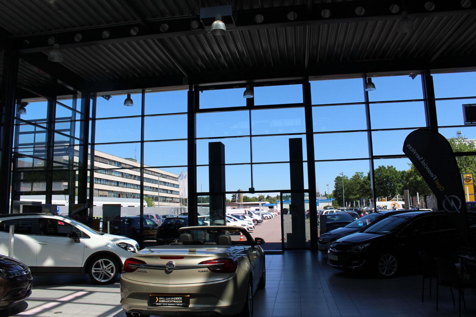 showroom-image-bottom