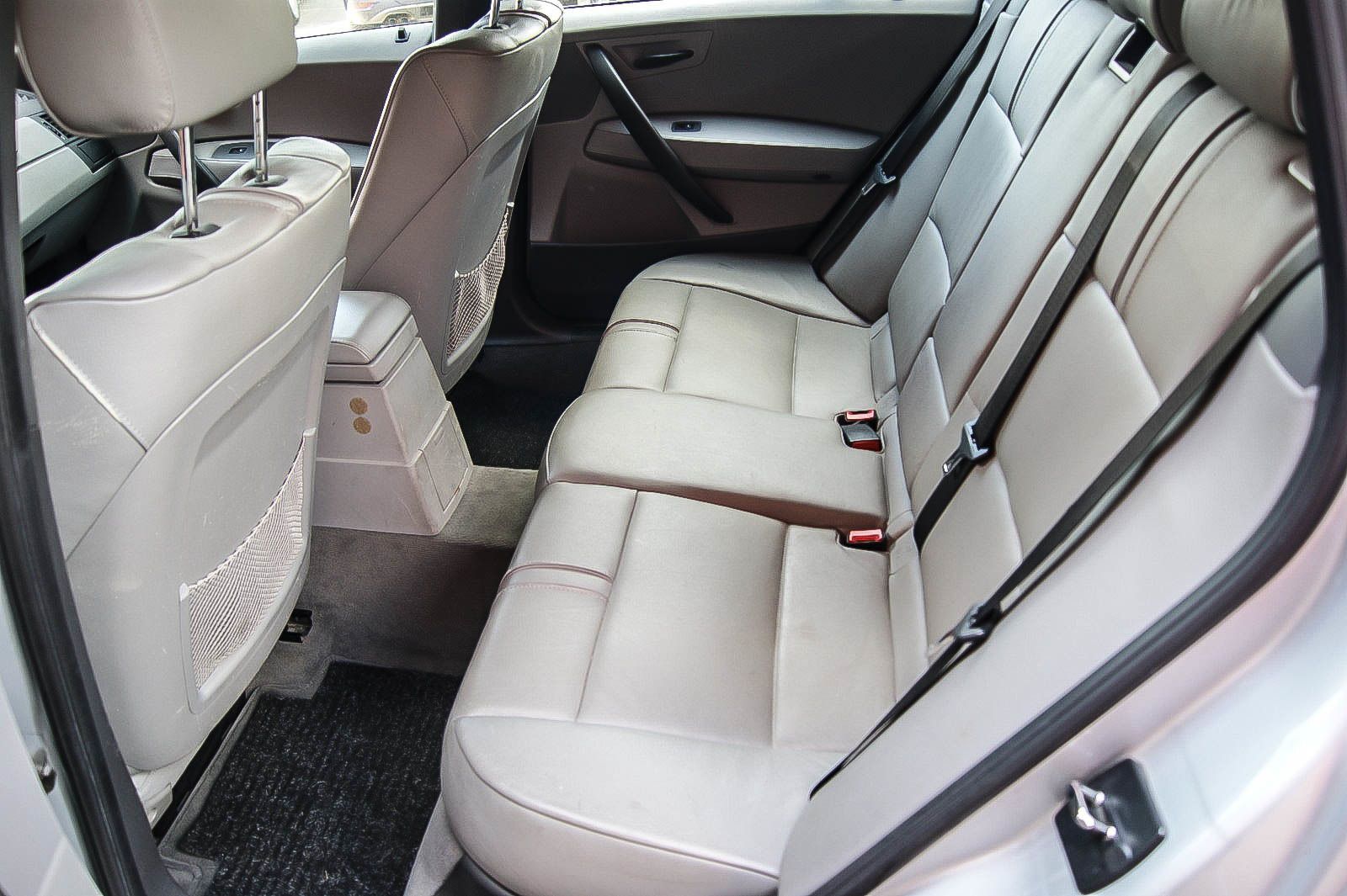 Fahrzeugabbildung BMW X3 3.0i  LEDER XENON NAVI SPORT-FW = aus 1.HAND=