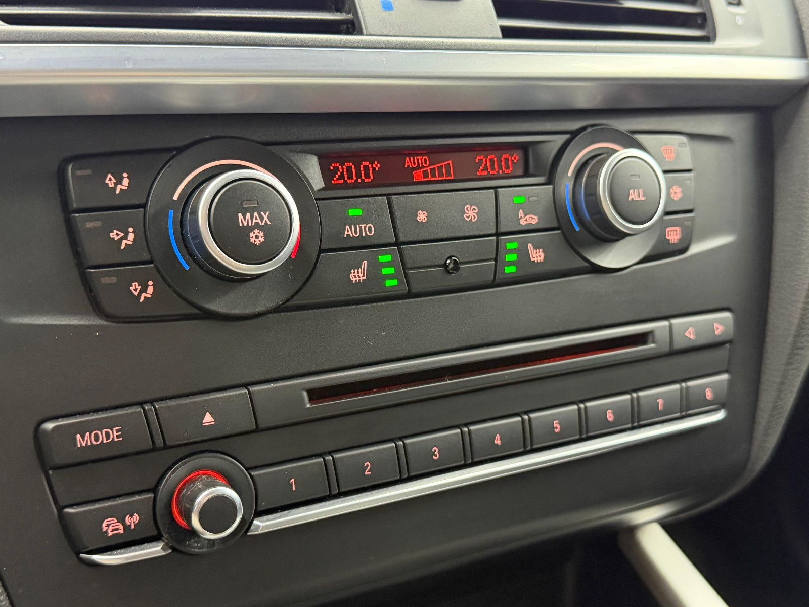 Fahrzeugabbildung BMW X3 20d xDrive Aut./NAVI/XENON/HEAD-UP/AHK