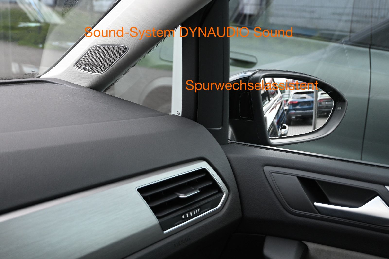 Fahrzeugabbildung Volkswagen Touran 1.5 TSI DSG °ACC°AHK°PANO°STHEIZ°DYNAUDI°