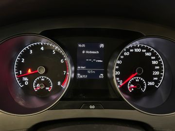 MYAUTOCENTER – Gebraucht- und Jahreswagen mit Werkstattservice in Pfaffenhofen Volkswagen Golf Sportsvan VII Comfortline BMTStart-Stopp