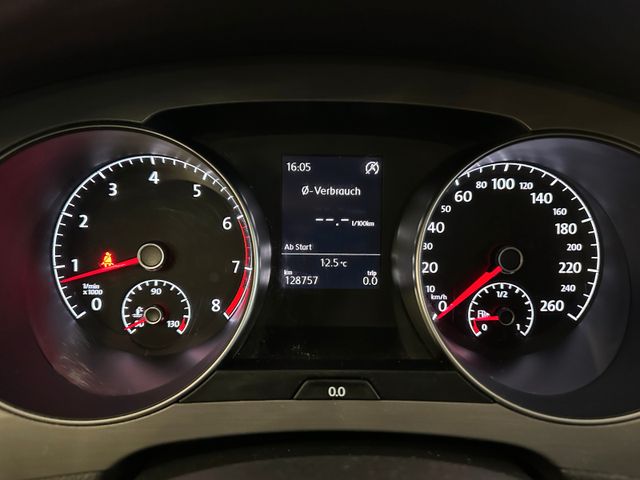 MYAUTOCENTER – Gebraucht- und Jahreswagen mit Werkstattservice in Pfaffenhofen Volkswagen Golf Sportsvan VII Comfortline BMTStart-Stopp