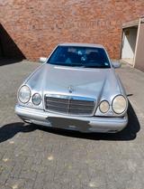Mercedes-Benz Mercedes E240 - gebrauchte Mercedes-Benz E 240 aus dem Jahr 1998