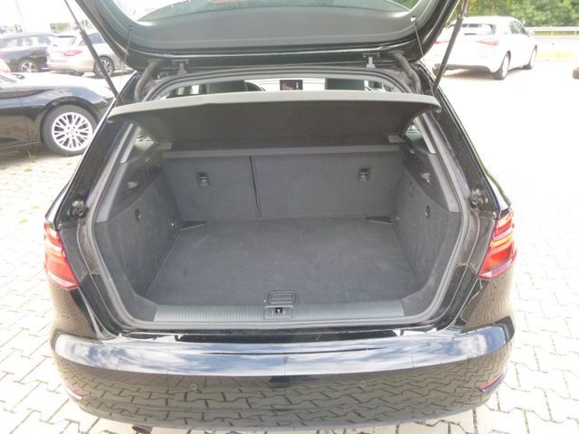 Fahrzeugabbildung Audi A3 Sportback 30 TFSI >NAVI/LED/Sitzheiz/PDC<