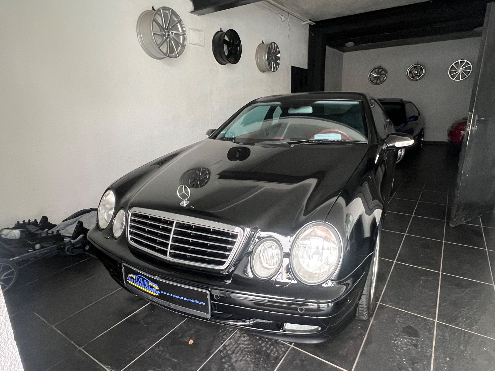 Fahrzeugabbildung Mercedes-Benz CLK 320 AVANTGARDE * 1.HAND *