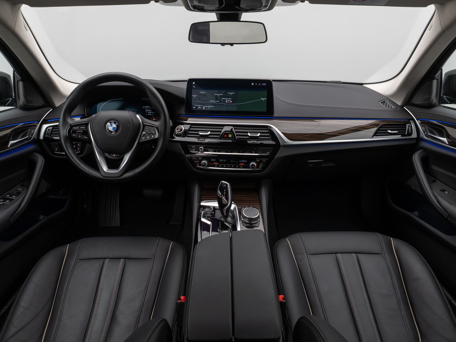 Fahrzeugabbildung BMW 520d Luxury Line Kamera DAB H/K DisplKey Alarm