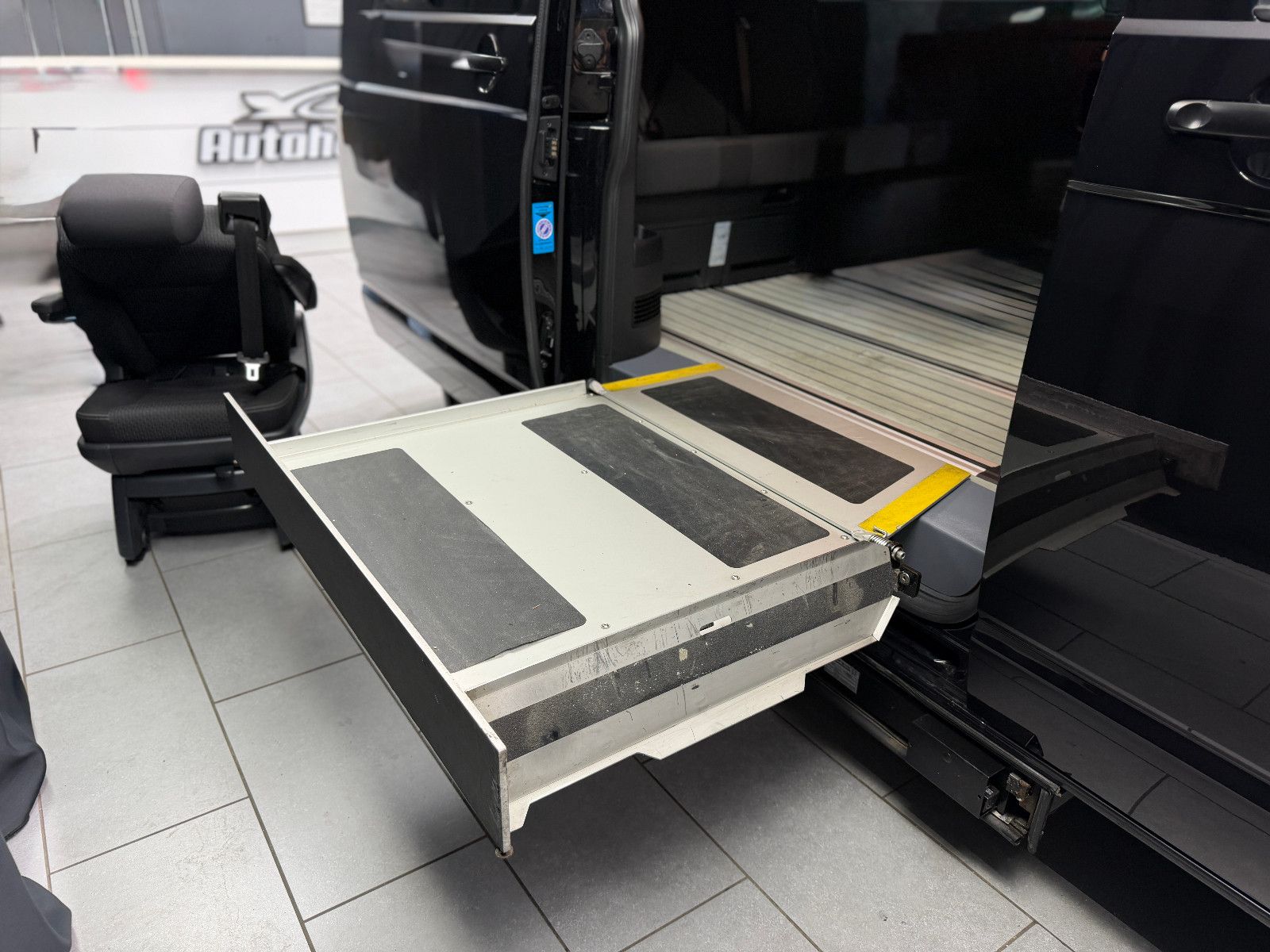 Fahrzeugabbildung Volkswagen T6 Multivan Trendline|Behindertengerecht|DSG|NAV