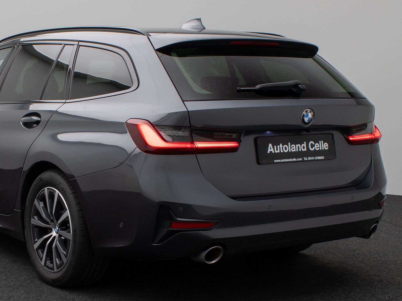 Fahrzeugabbildung BMW 330i xD SportLine Panorama Kamera Laser DAB HiFi