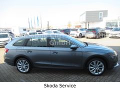 SKODA Octavia Combi Scout 2.0TSI 140KW DSG 4x4 SKODA Octavia Combi Scout 2.0TSI 140KW DSG 4x4