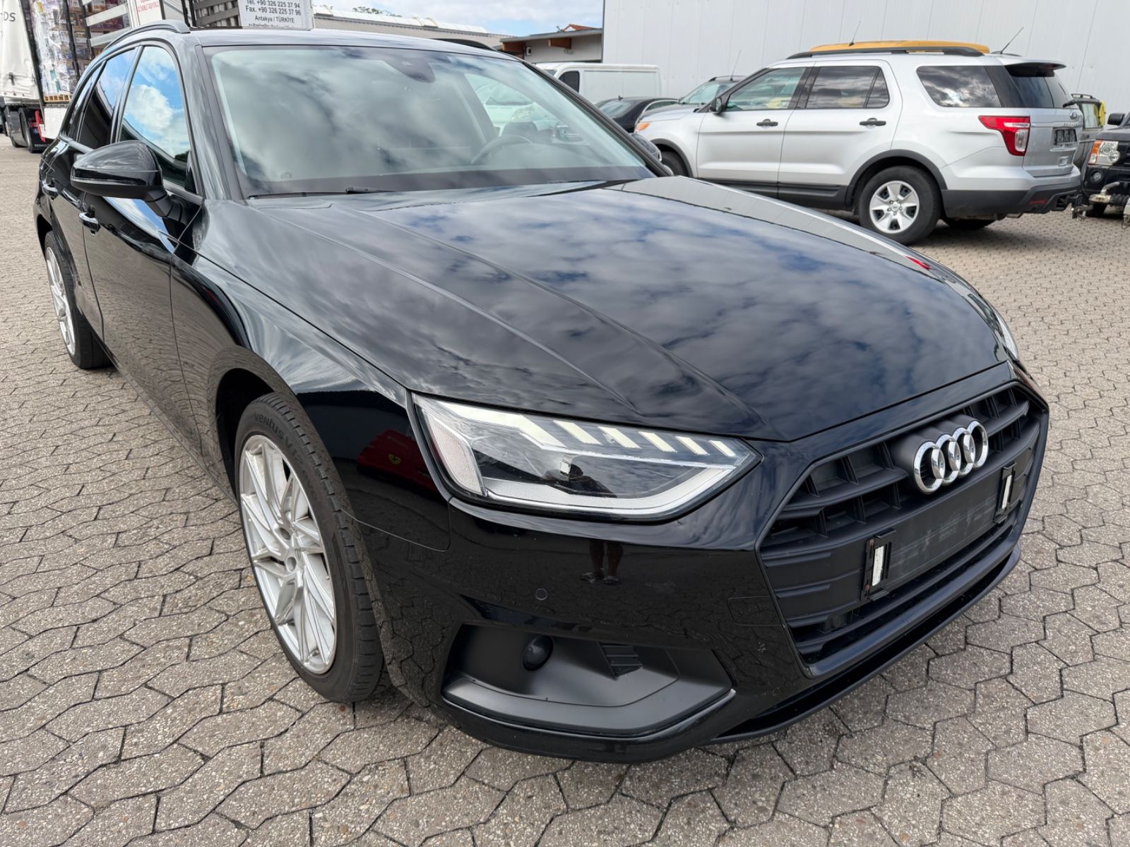 Audi A4 - 1