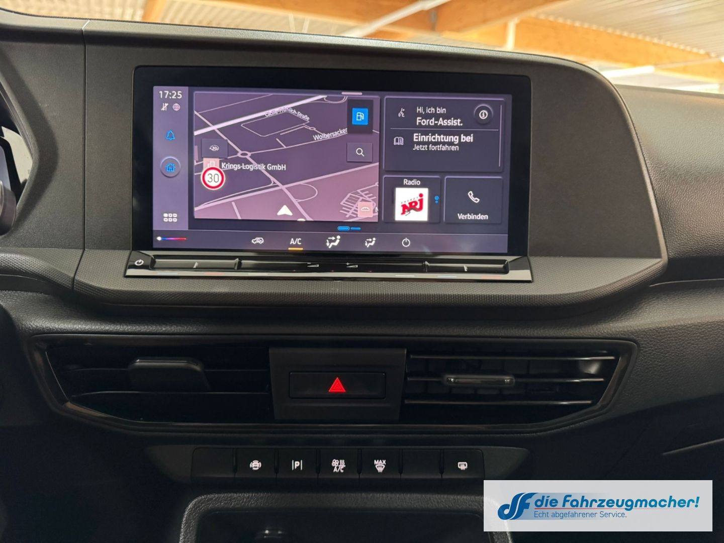 Fahrzeugabbildung Ford Grand Tourneo Connect Trend 7-Sitzer Apple CarPl