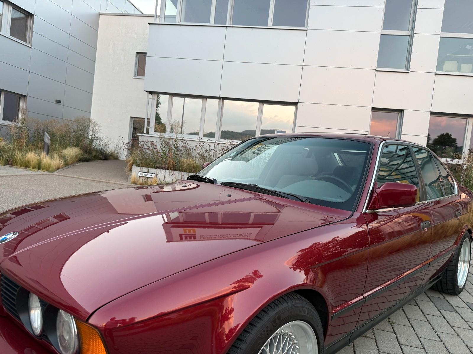 BMW 525I - 192 CV - TOIT OUVRANT -  BVM - VOLANT CUIR