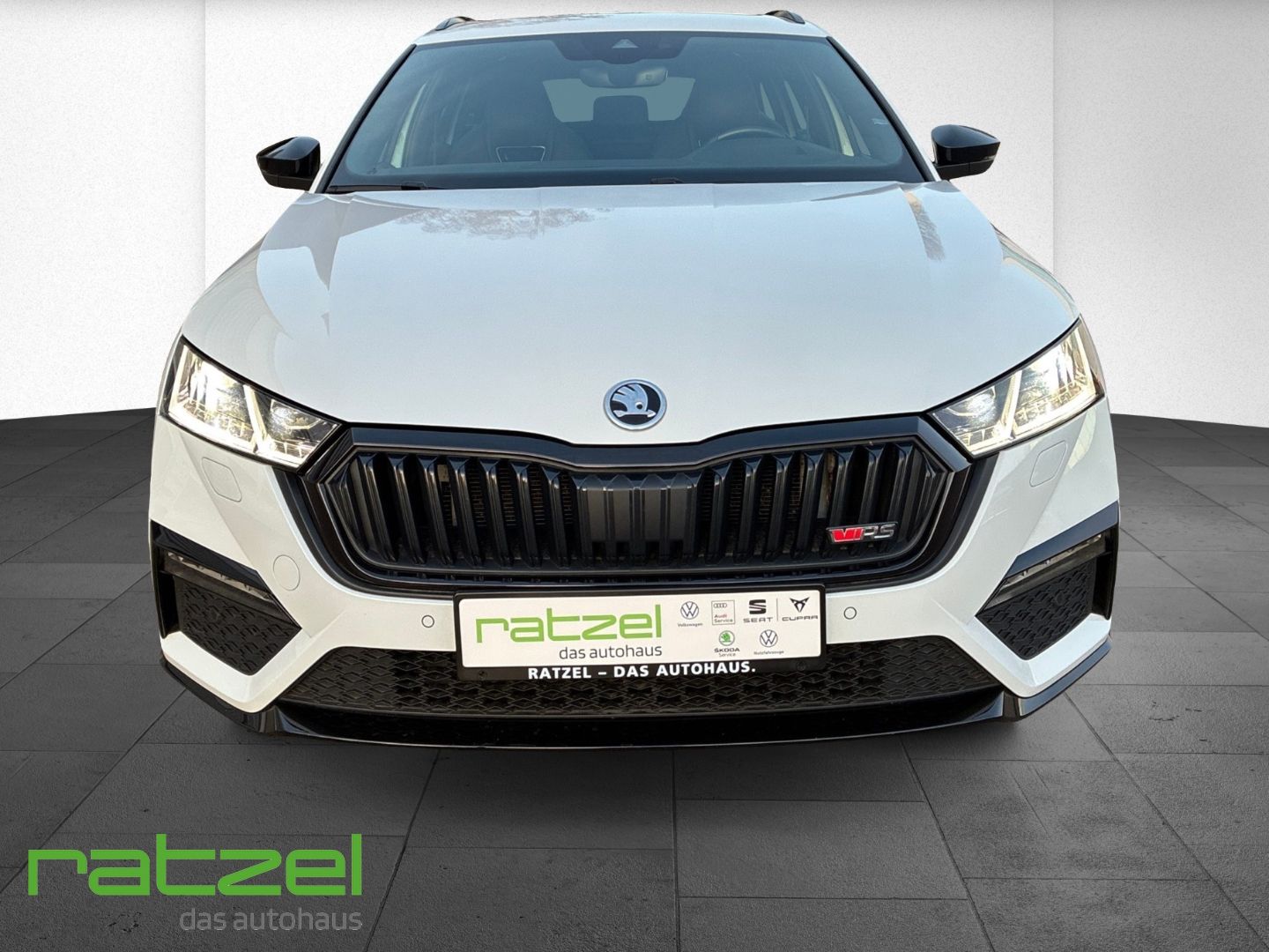 Fahrzeugabbildung SKODA Octavia RS Combi 2.0 TDI DSG  AHK Panodach Navi