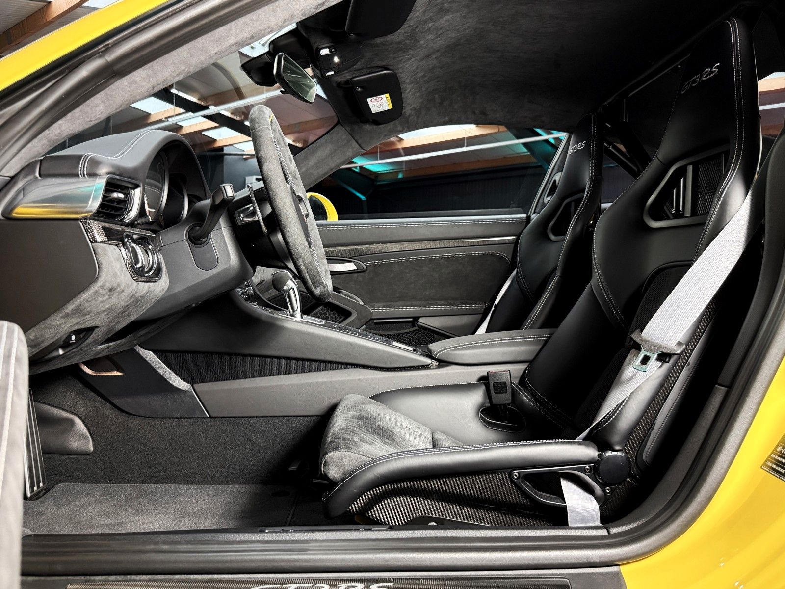 Fahrzeugabbildung Porsche 911 GT3 RS + vor OPF + 266 km + PCCB + Clubsport