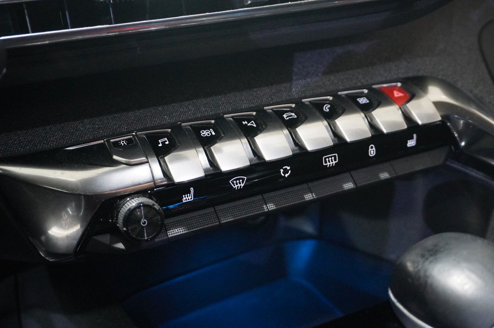 Fahrzeugabbildung Peugeot 5008 1.2T ALLURE GT-LINE 7-SITZ NAVI/LED/KAMERA