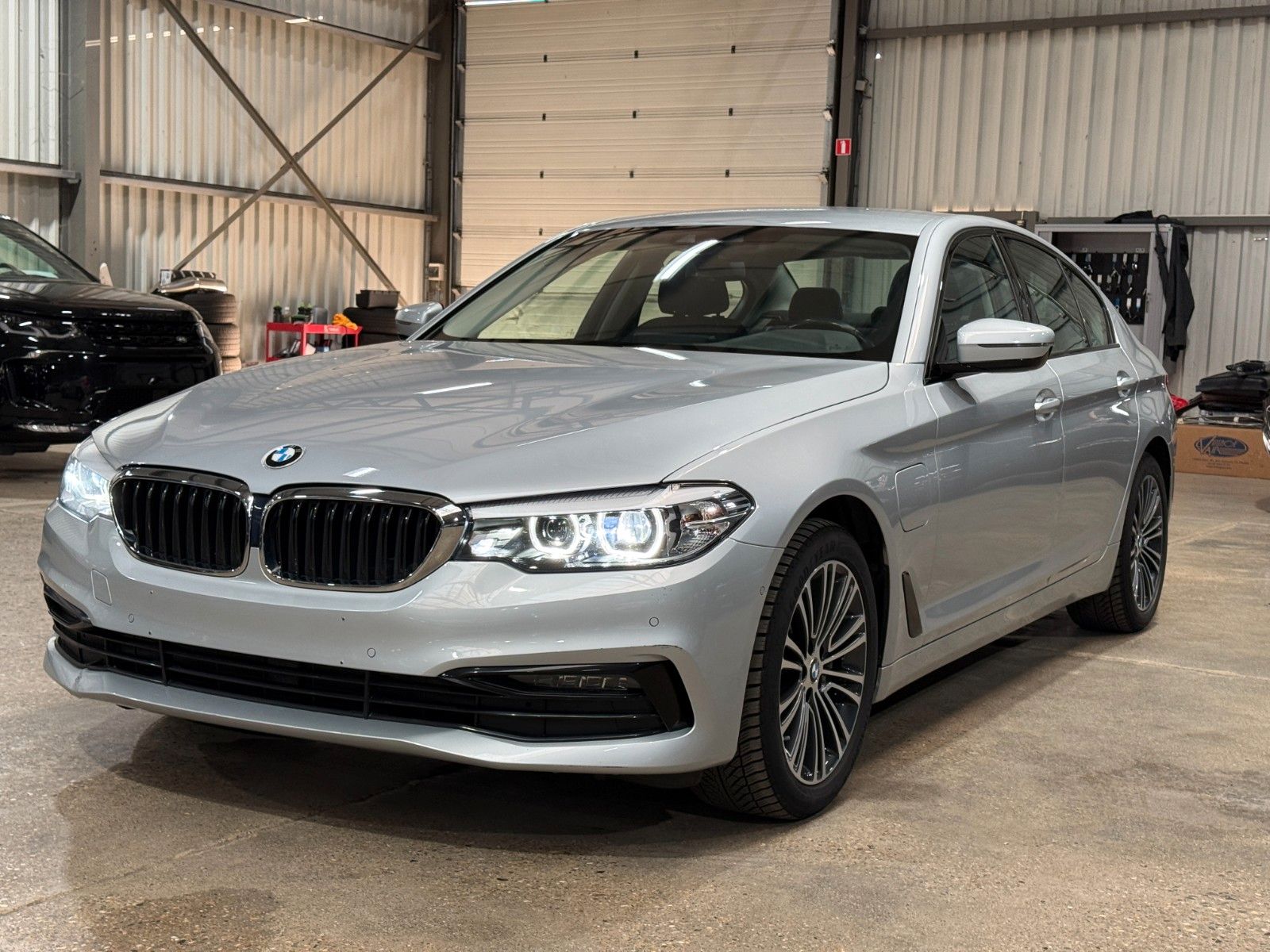 BMW 530 5 Limousine 530 e xDrive Sport Line imagem 3