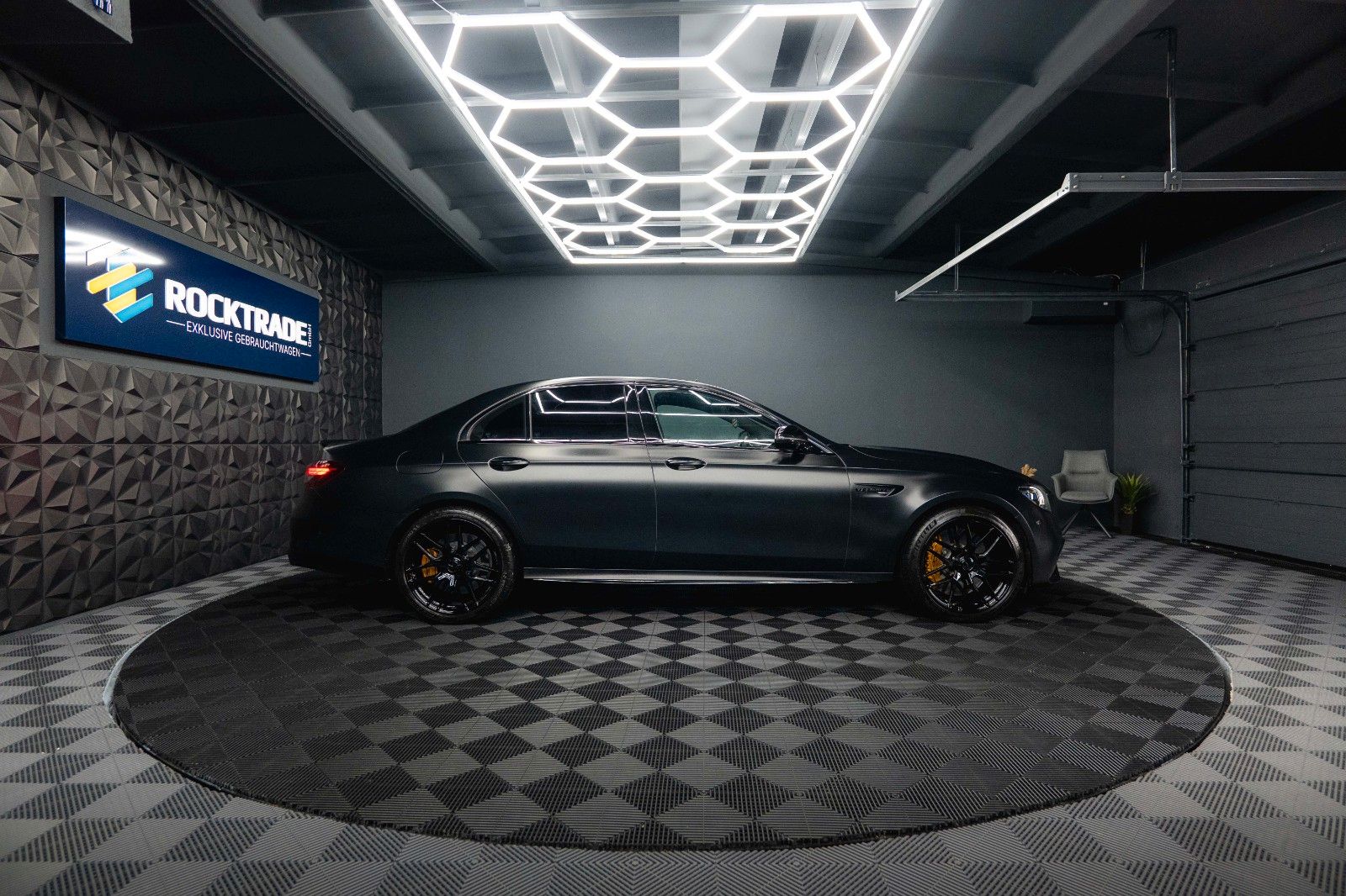 Fahrzeugabbildung Mercedes-Benz E 63 S AMG 4Matic+ Performance Night-Paket *ACC*