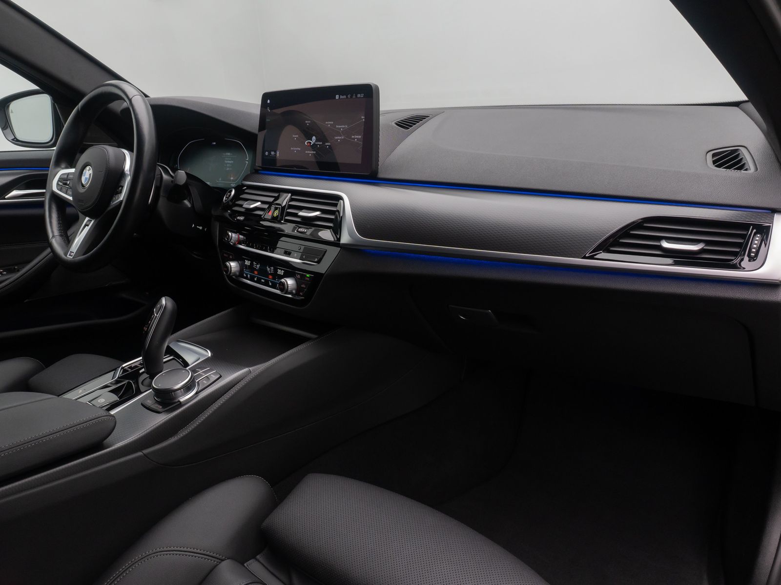 Fahrzeugabbildung BMW 540i xD M Sport H/K Kamera HUD DAB Standhzng AHK