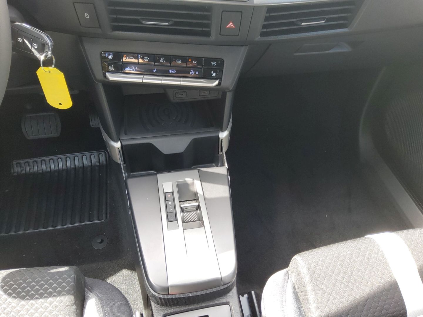 Fahrzeugabbildung Opel Frontera GS Hybrid Tech-P, Allwetter, Sitzh.,PDC