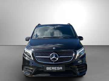 Mercedes V 220 - 3