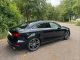 Audi S3 2.0 TFSI S tronic quattro - - Audi S3 mit Benzin-Antrieb: Limousine, 2.0