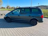 Volkswagen Verkaufe VW Sharan mit einigen Mängeln - gebrauchte VW Sharan aus dem Jahr 2004